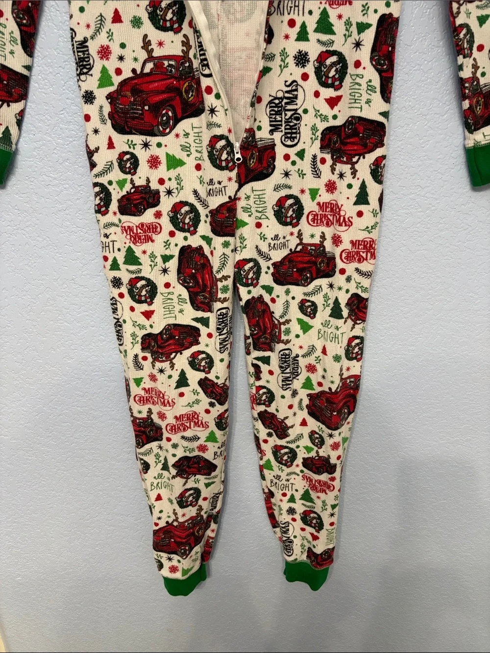 Buc-ee’s Holiday One-Piece Pajamas Bucee Christmas Truck Print Size YXL